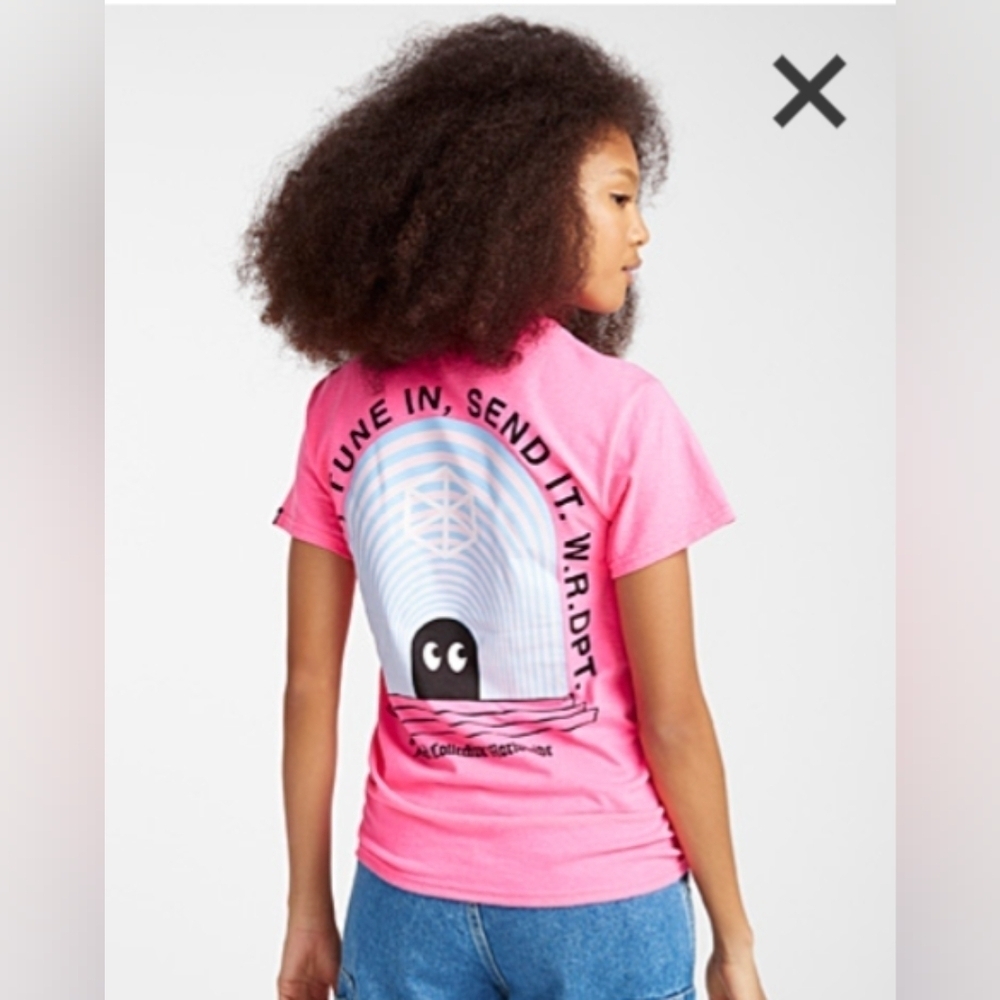 Artist Collective women's neon pink graphic t-shirt size M